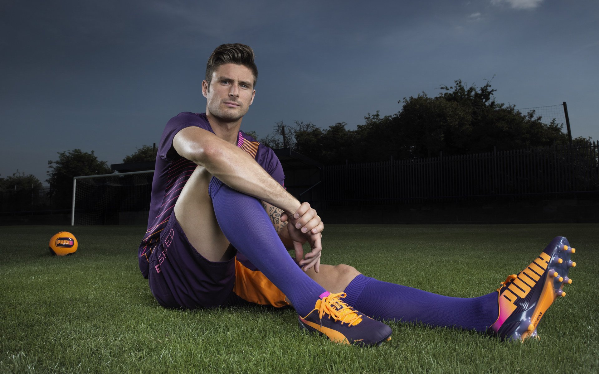 瑞士队前锋马丁内斯在巴黎奥运会上表现出色，马丁内斯教练简介