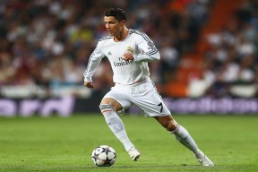 曼联因财务问题面临8000万英镑缺口，曼联公布财报