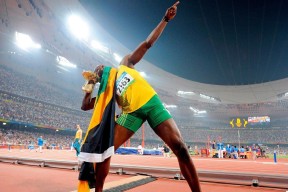 国际米兰击败热那亚，继续领跑榜首，国际米兰对热那亚比赛视频