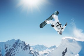 球场“美食”大揭秘：什么是最受欢迎的球队特色小吃？，给球场起个名称